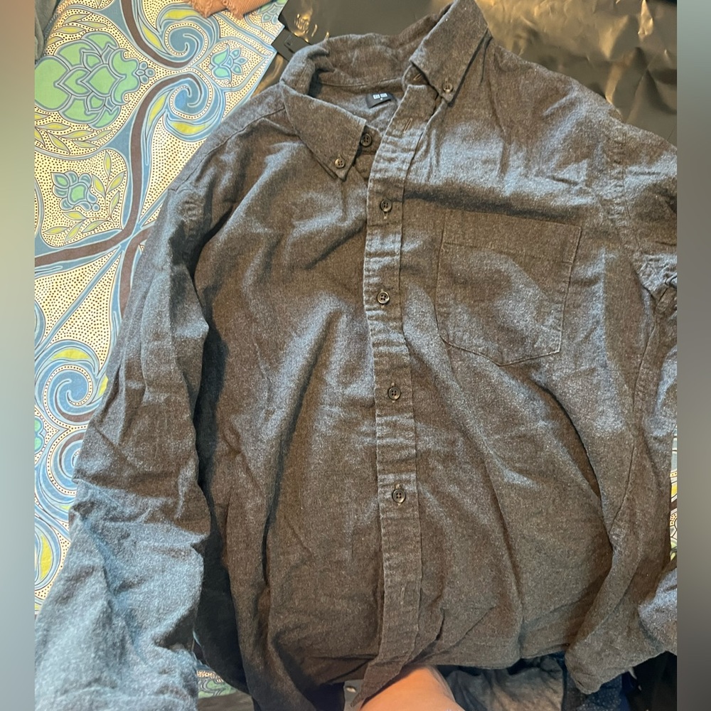 Uniqlo lightweight dress shirt